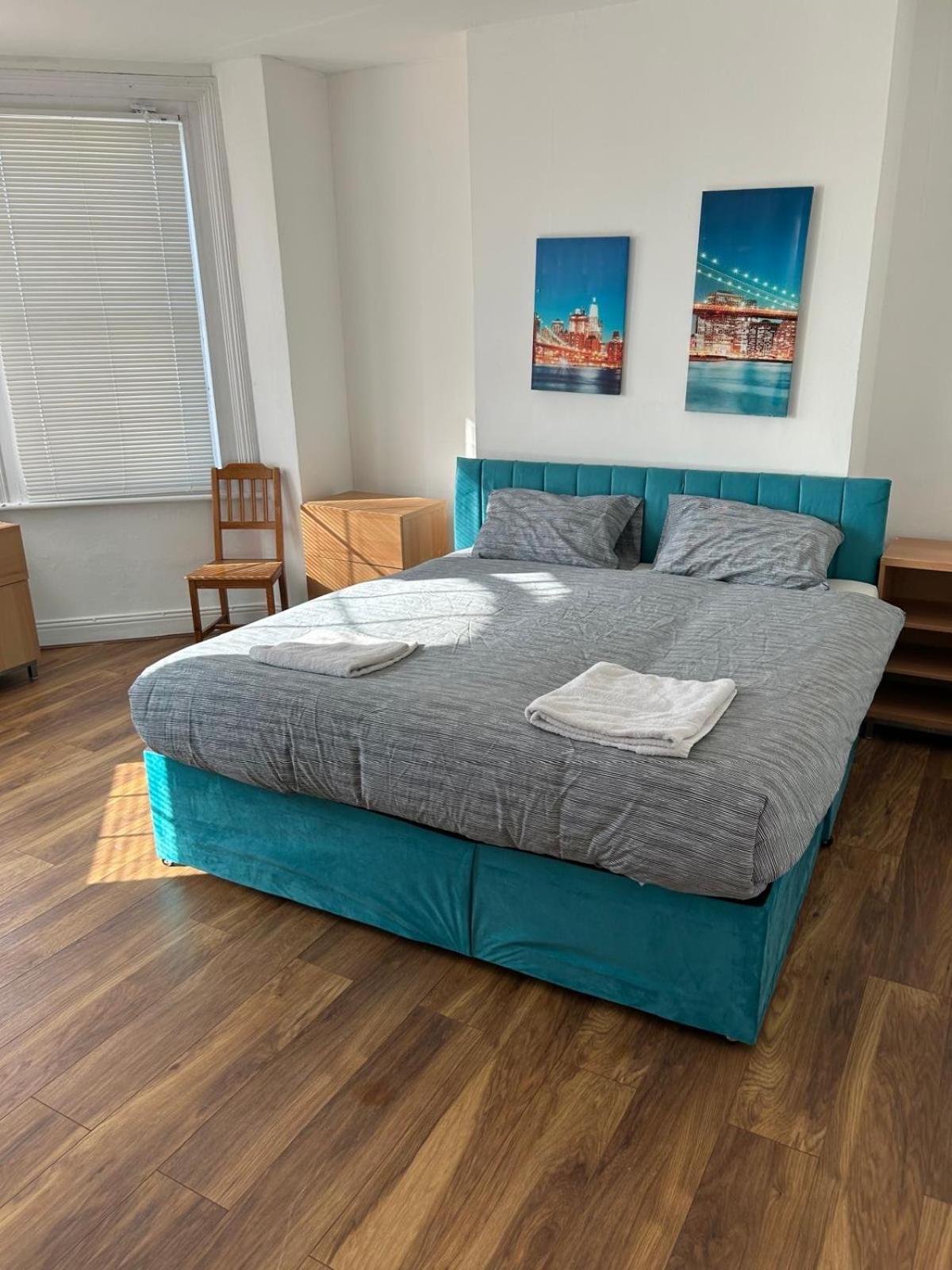 Pure Edge Beach Guest House With Sea View Херн-Бей Экстерьер фото